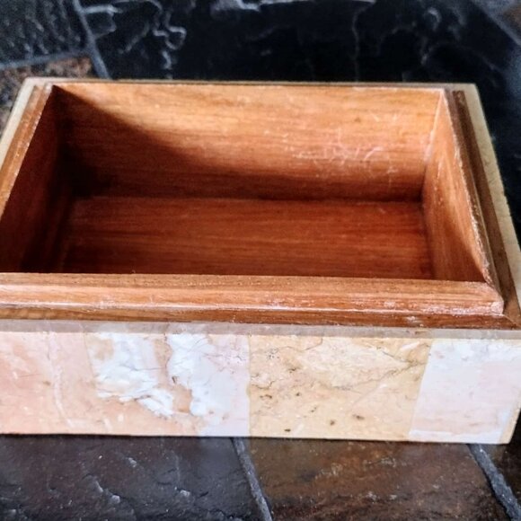 Vintage Coral Stone Jewelry Box - Picture 13 of 16